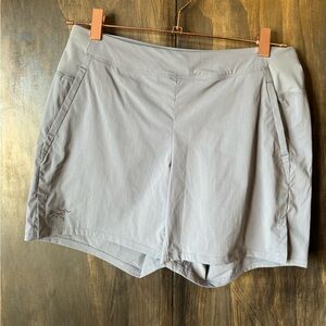 Womens hiking shorts 4in